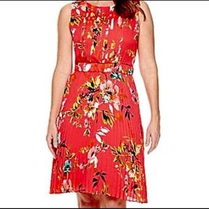 Beautiful & flattering 12P Liz Clairborne dress in coral floral pattern.